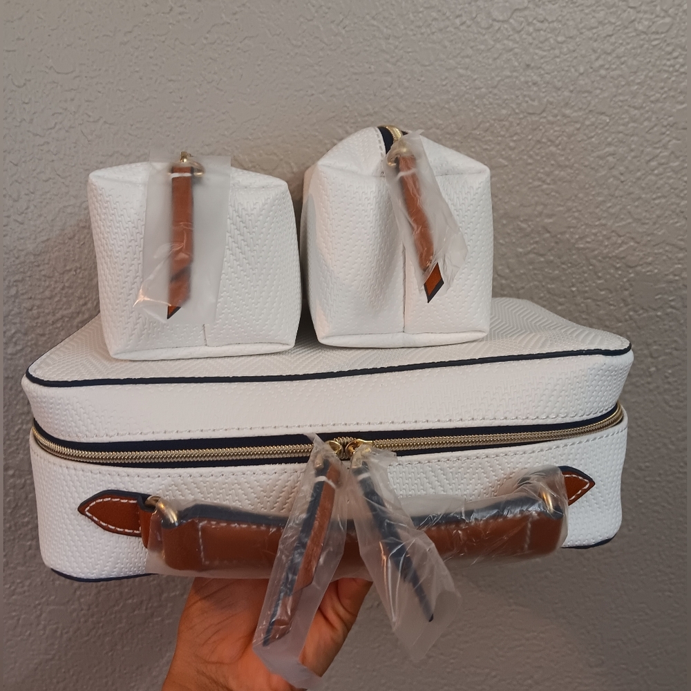 Estèe Lauder Travel Toiletry Bag